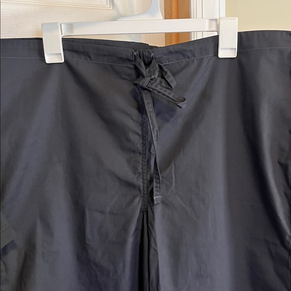 All heart unisex scrub set -*3 colors * - Picture 3 of 6